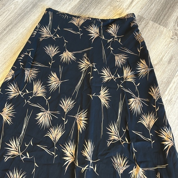 Vintage Ann Taylor Black & Tan Abstract Botanical Flowy High Waist Maxi Skirt - Picture 2 of 7